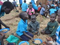 Finančný dar pre hladné deti v Ugande